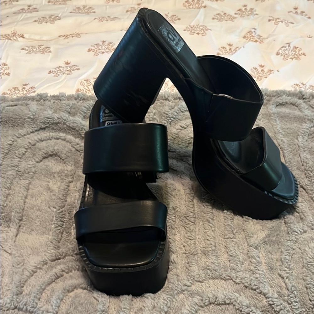 DV by Dolce Vita Black Platform Sandals